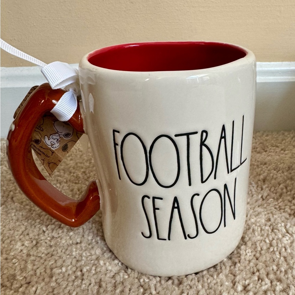 Rae Dunn - Snoopy 'Football Season' ☕️